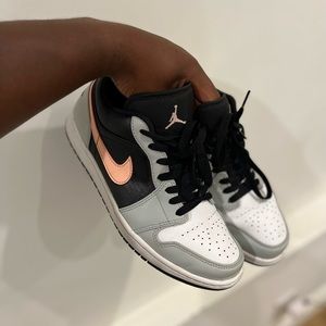 Nike Jordan 1 low black grey pink